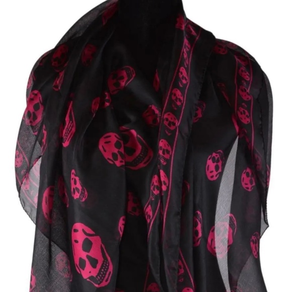 Alexander McQueen Black and Pink Silk Skull Scarf NEW